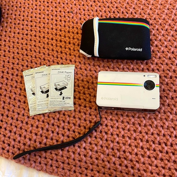 Poloroid Camera - Picture 1 of 1
